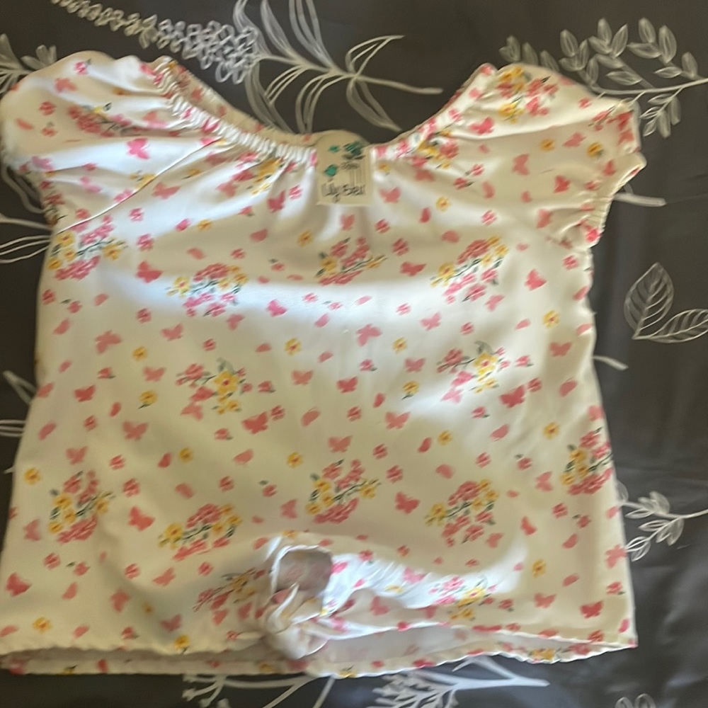 Size 5 flowered shirt for girls